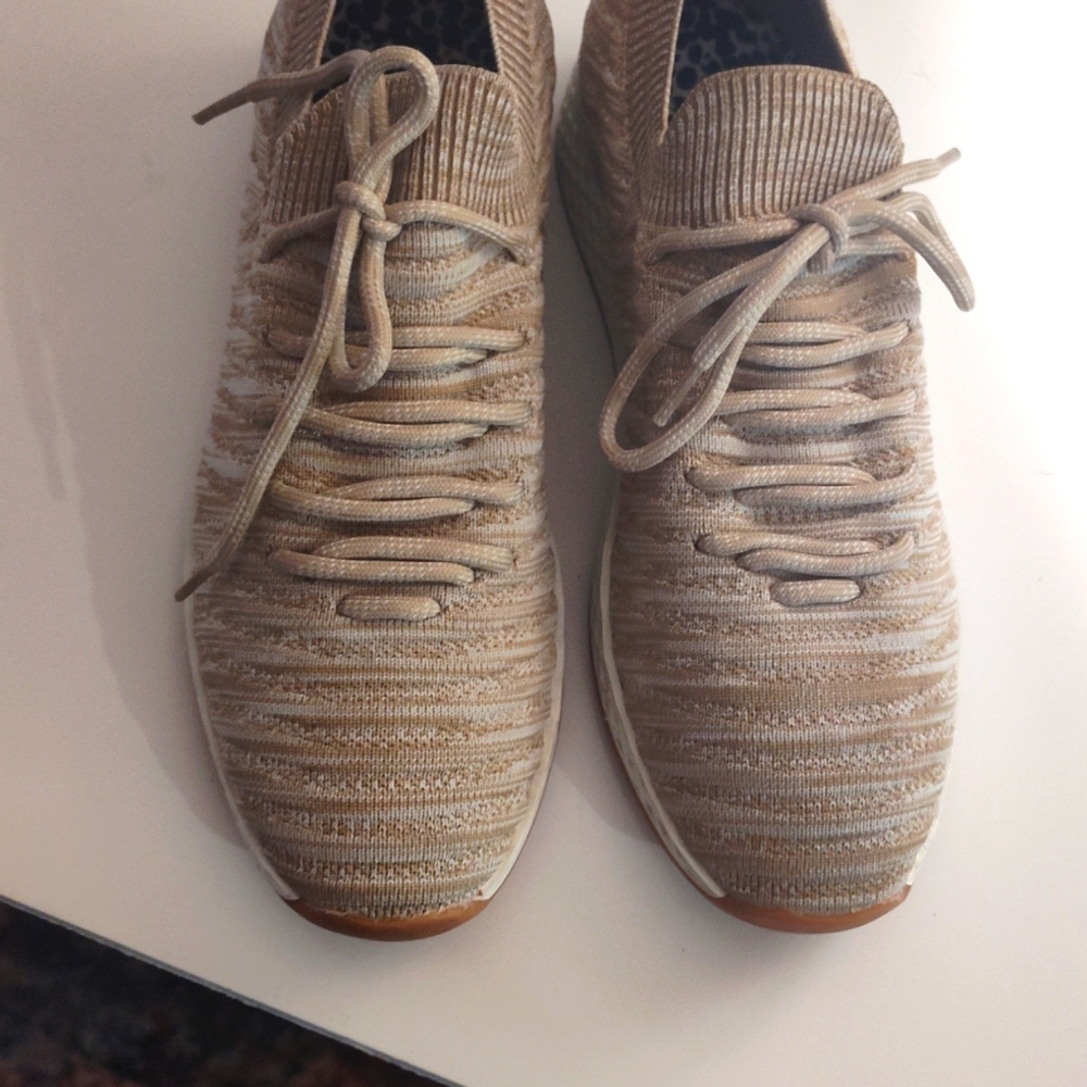 Urban sport women's tennis shoes size 9 excellent condition